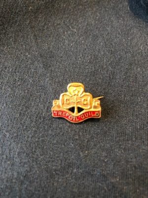 Trefoil guild promise badge C1946 -1960
